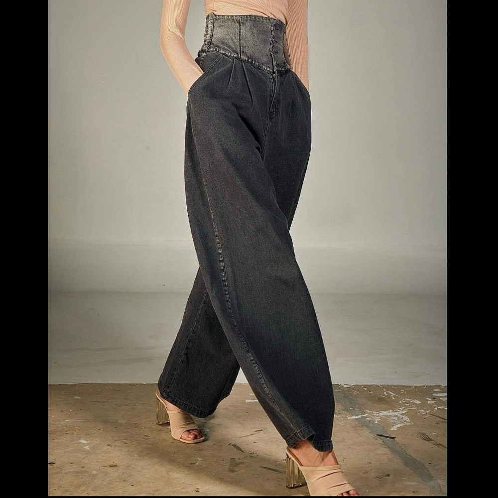 Eminence Grise wide leg jeans size S